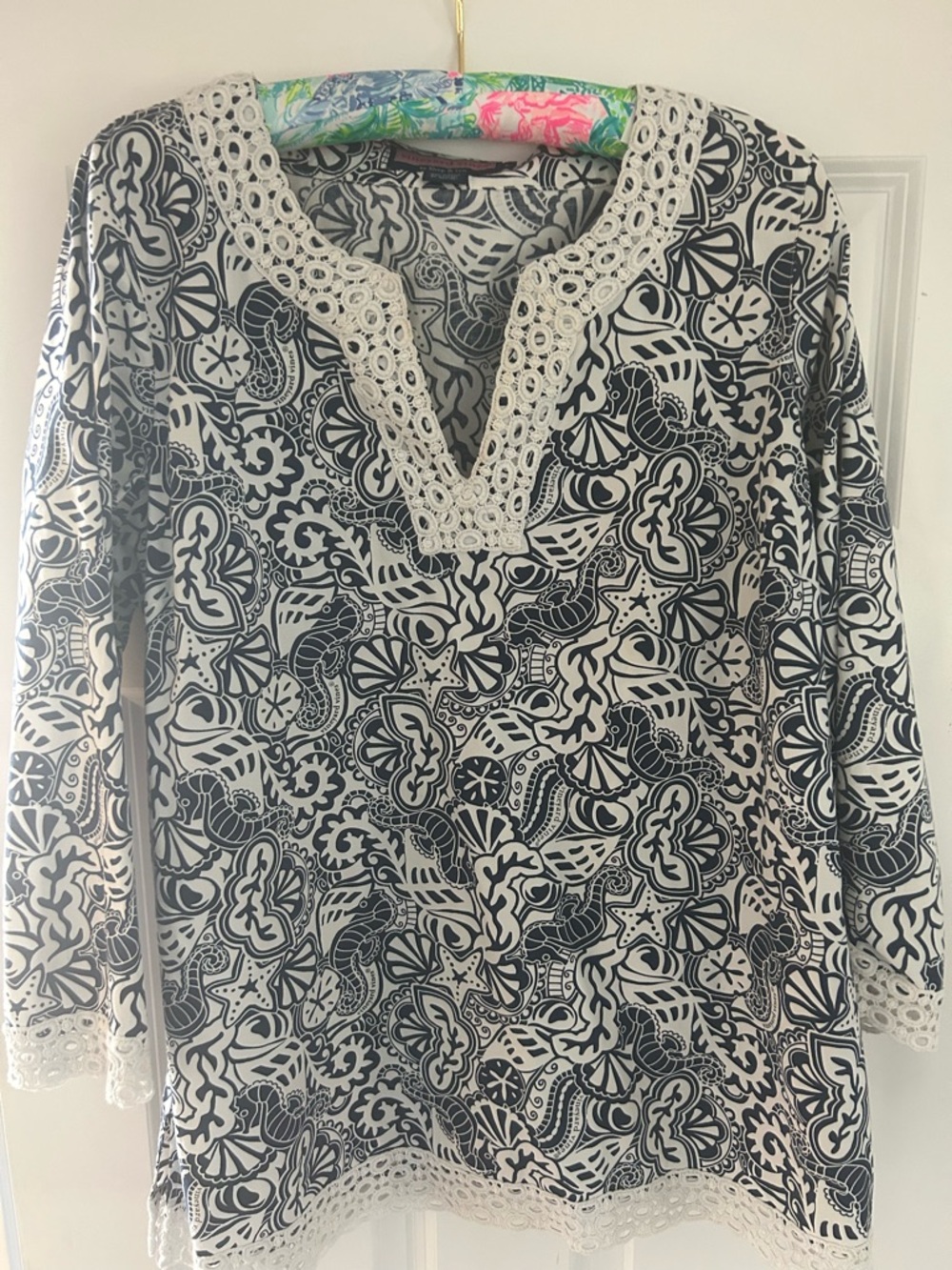 Vineyard Vines- Shep & Ian Women's Navy & White Lace-Trim Tunic Top- L
